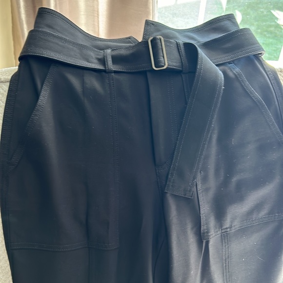 Like new Banana Republic Cargo pants - Picture 7 of 10